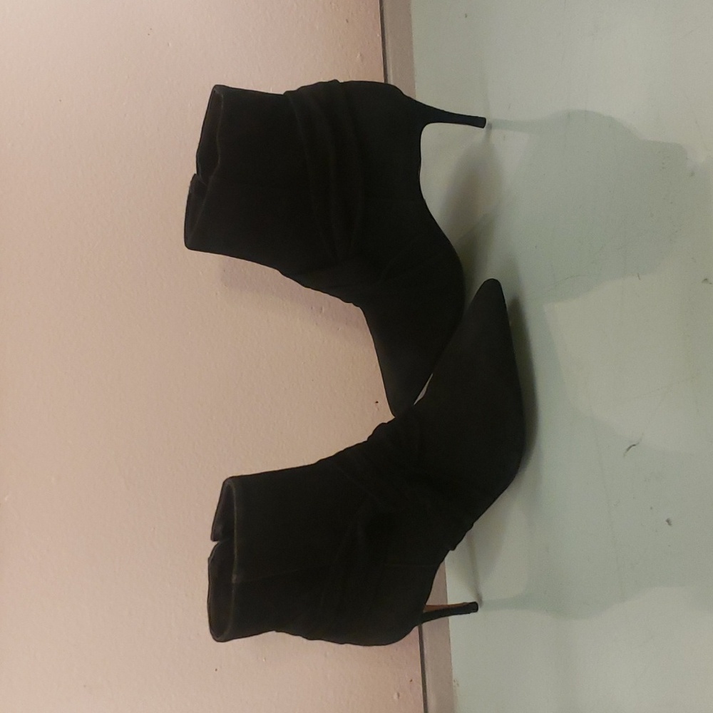 SCHUTZ.  Adryen Twist Knot Black Ankle Bootie. Genuine Leather, Size 6B
